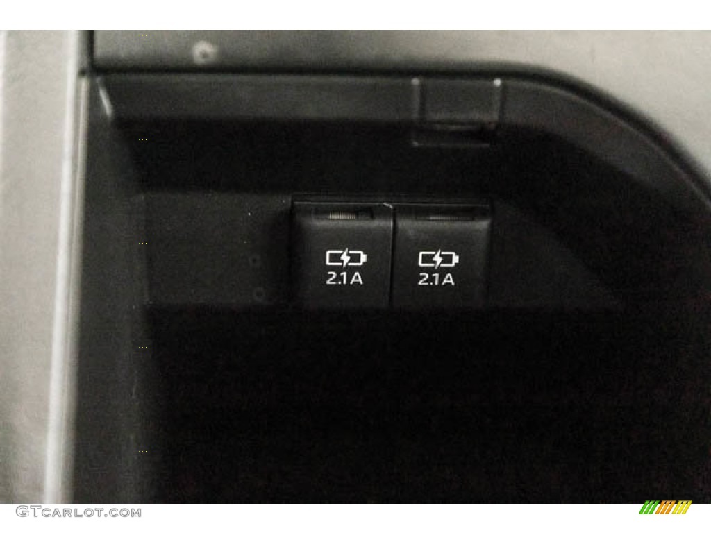2018 Camry XLE - Brownstone / Black photo #20