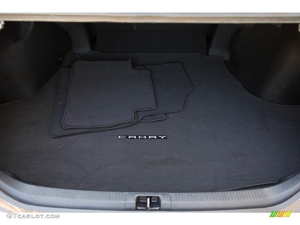 2018 Camry XLE - Brownstone / Black photo #23