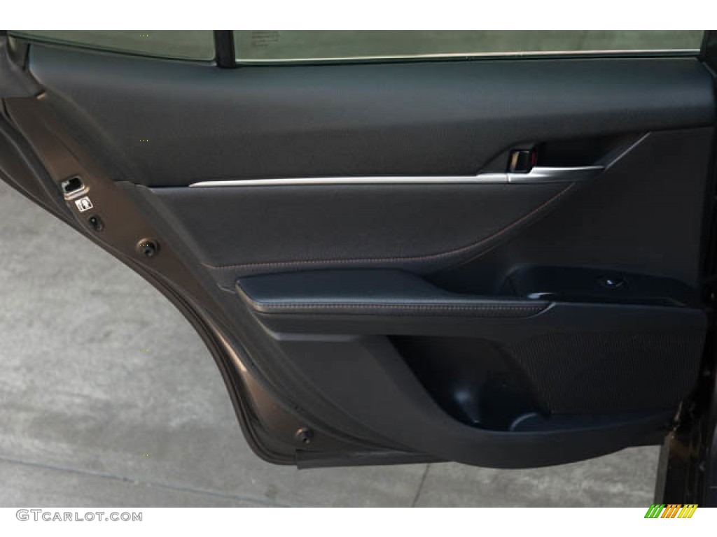 2018 Camry XLE - Brownstone / Black photo #33