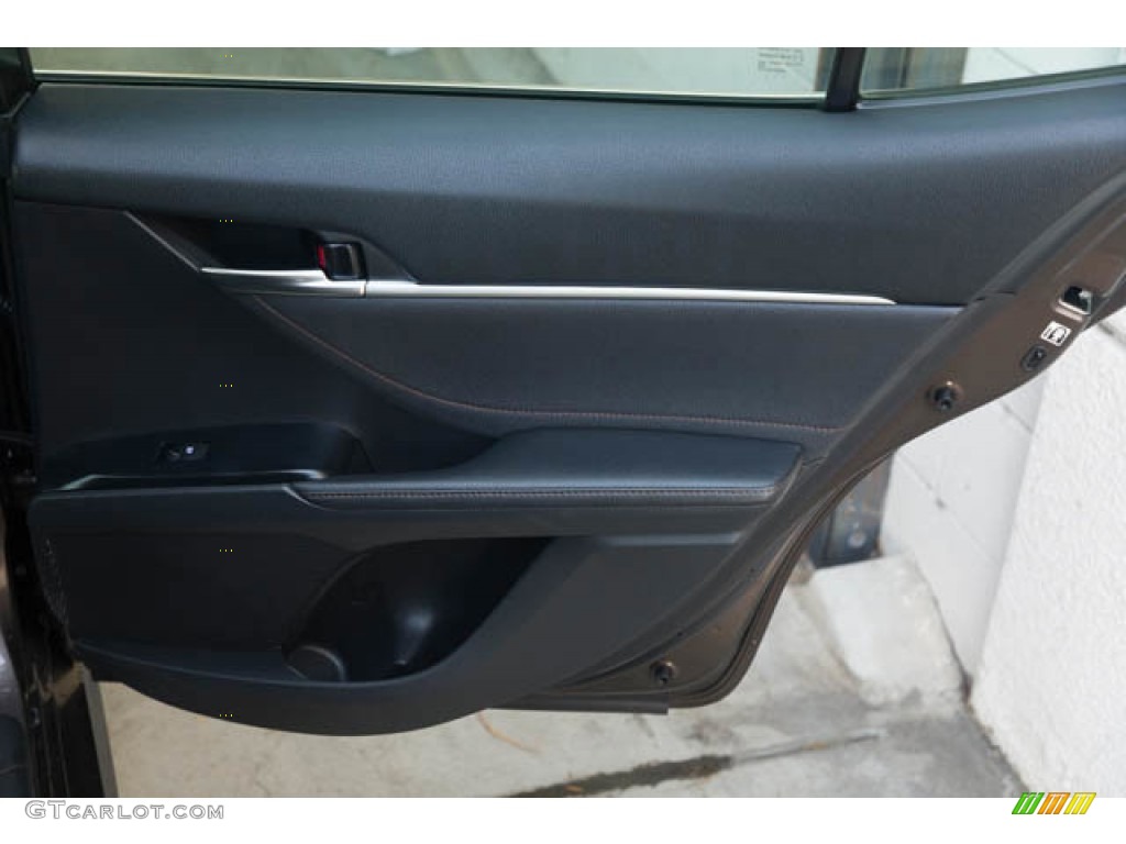 2018 Camry XLE - Brownstone / Black photo #34