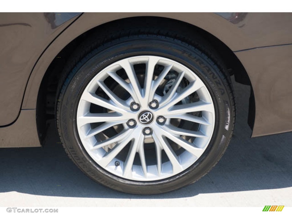 2018 Camry XLE - Brownstone / Black photo #39