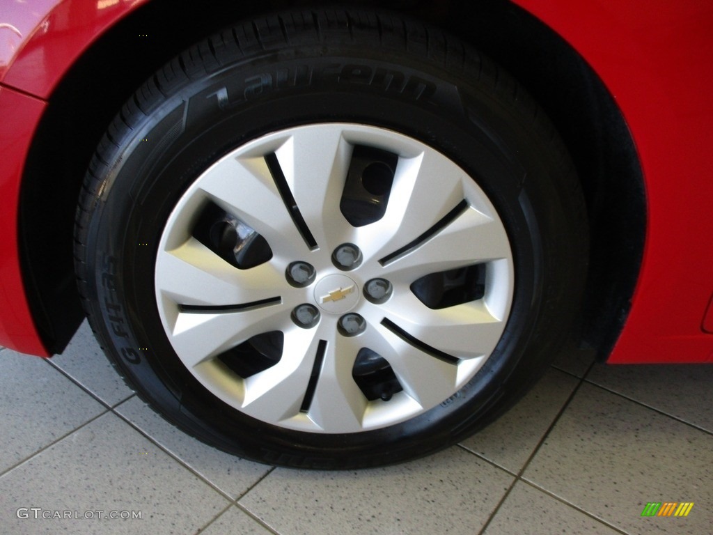 2014 Cruze LS - Red Hot / Jet Black/Medium Titanium photo #12