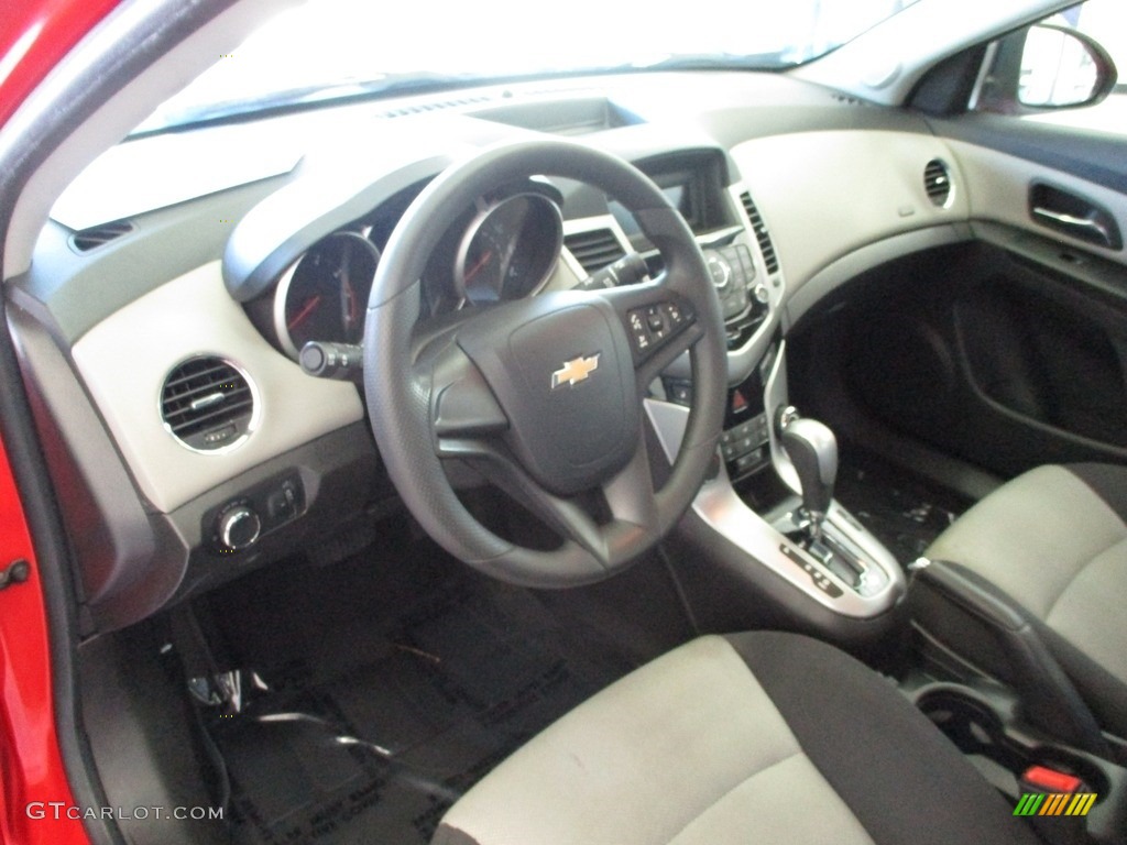 2014 Cruze LS - Red Hot / Jet Black/Medium Titanium photo #26