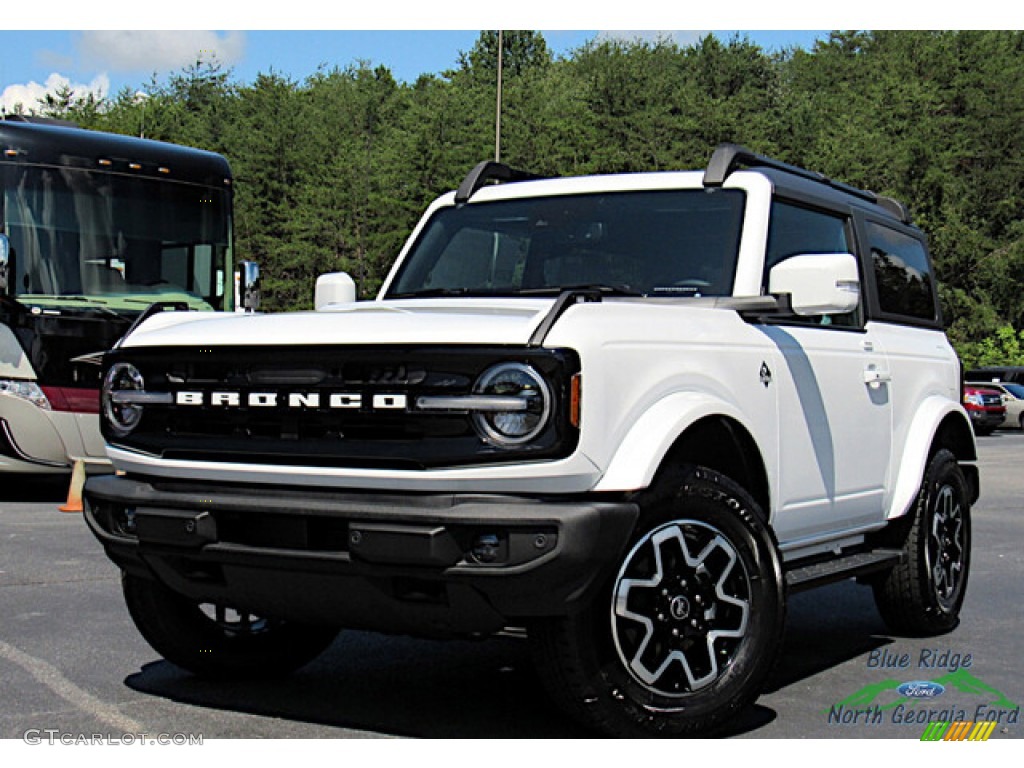 2022 Bronco Outer Banks 4x4 2-Door - Oxford White / Roast/Black Onyx photo #1