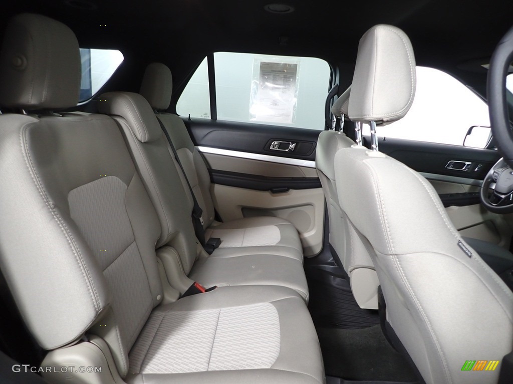 2018 Explorer 4WD - Shadow Black / Medium Stone photo #31