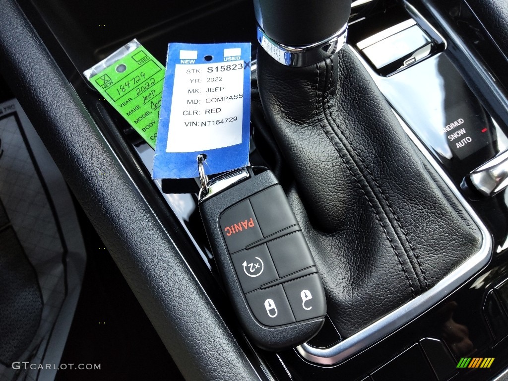 2022 Jeep Compass Latitude Lux 4x4 Keys Photo #144783941