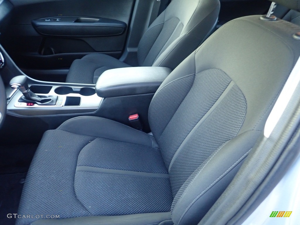 2020 Optima LX - Sparkling Silver / Black photo #17