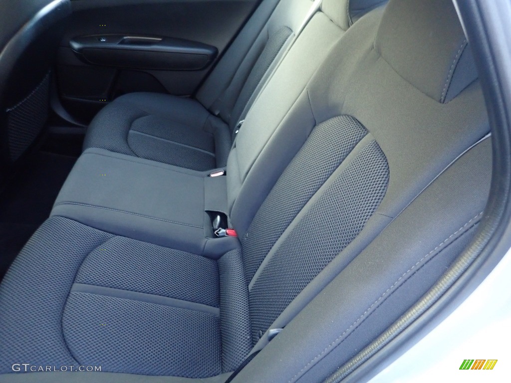 2020 Optima LX - Sparkling Silver / Black photo #18