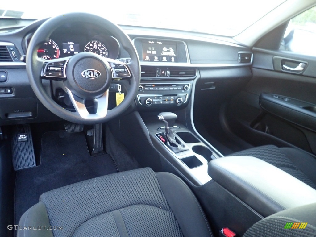 2020 Optima LX - Sparkling Silver / Black photo #19