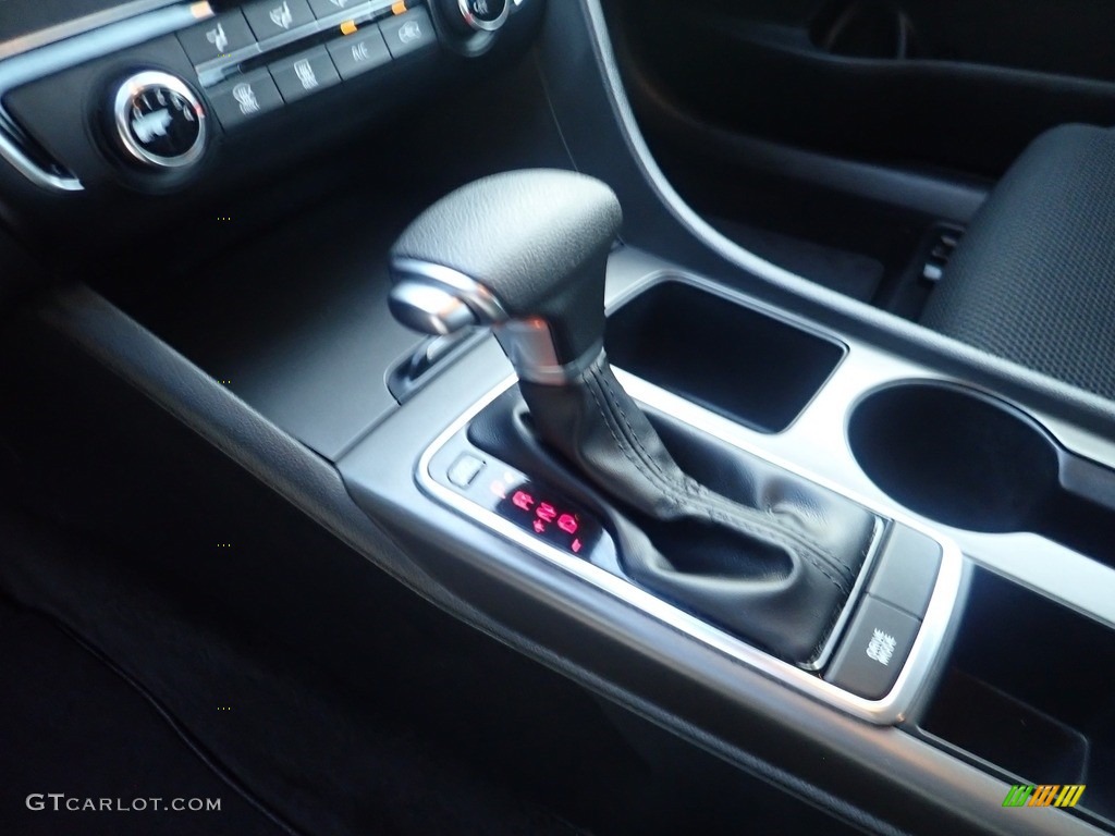 2020 Optima LX - Sparkling Silver / Black photo #24