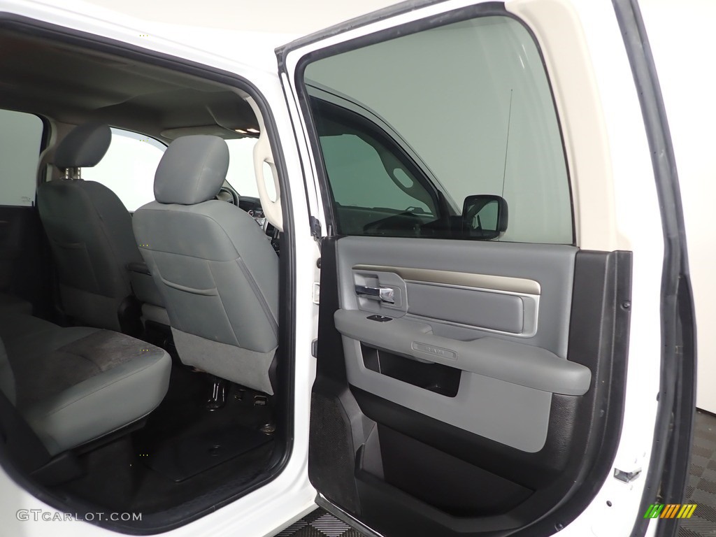 2016 Ram 1500 Big Horn Crew Cab 4x4 Door Panel Photos