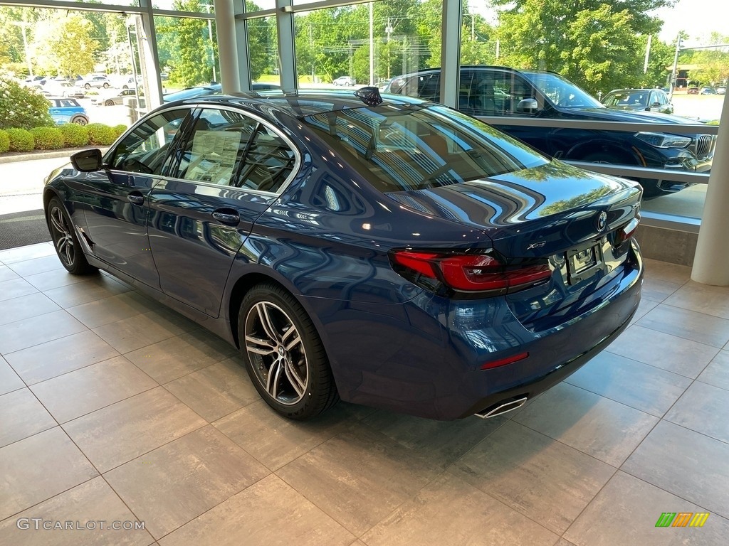 2023 5 Series 530i xDrive Sedan - Phytonic Blue Metallic / Cognac photo #2