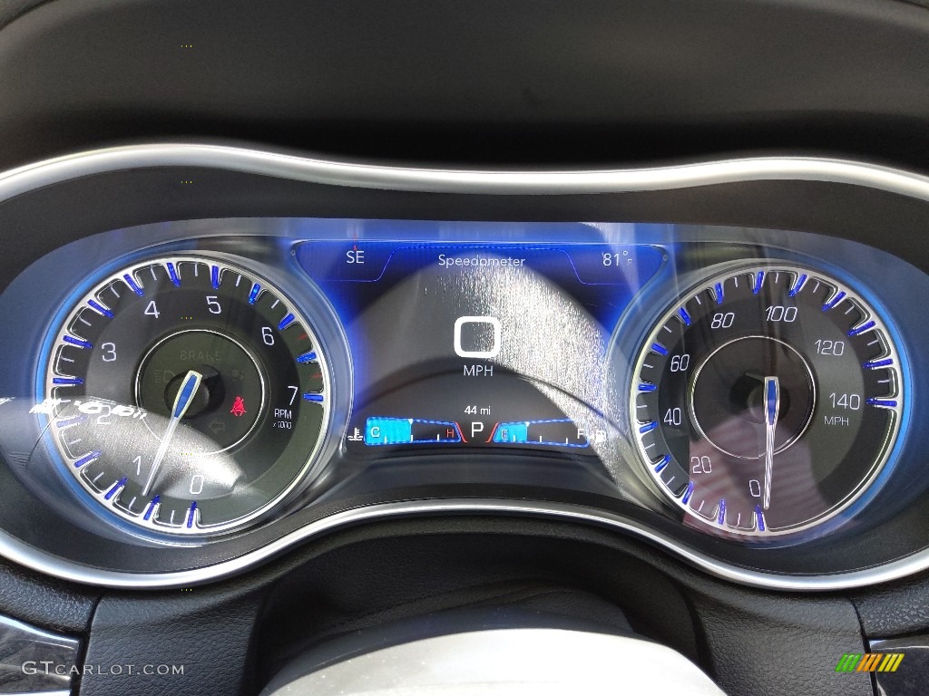 2022 Chrysler 300 Touring L AWD Gauges Photo #144786761