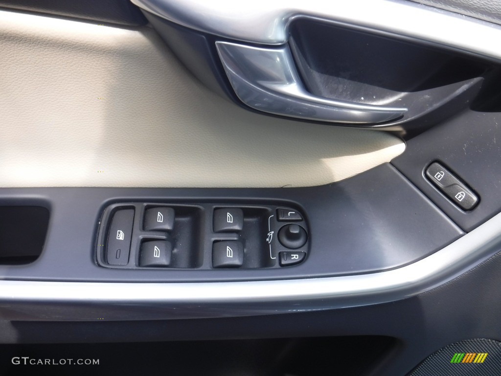 2017 Volvo XC60 T5 AWD Dynamic Soft Beige Door Panel Photo #144786776