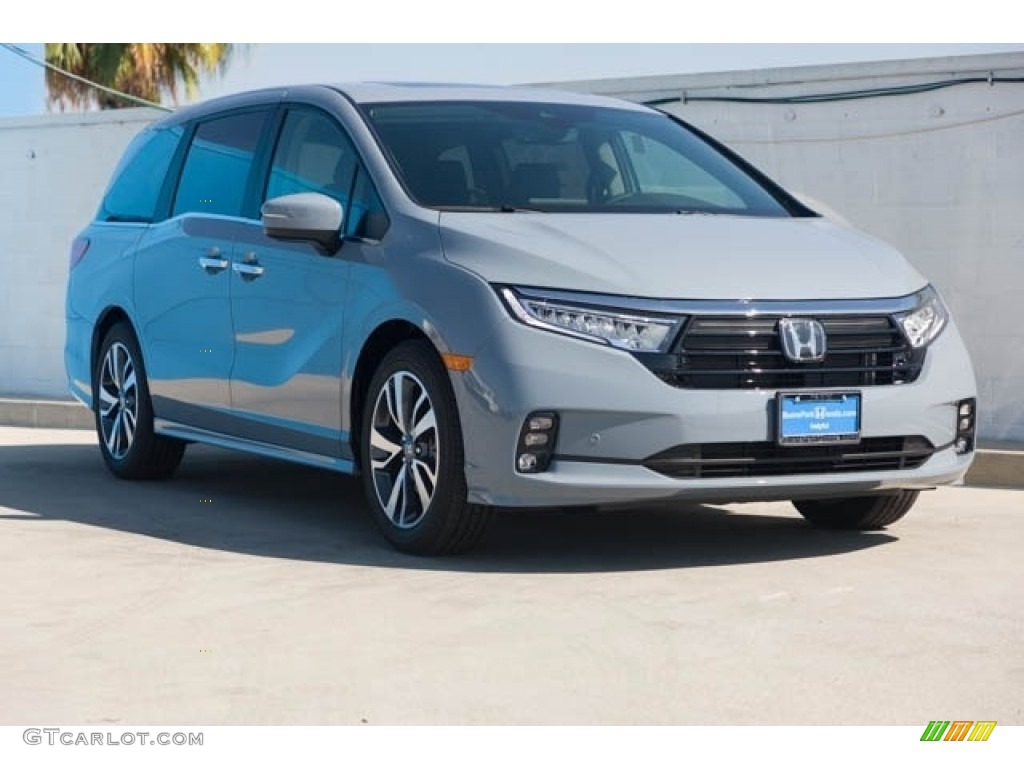 Sonic Gray Pearl 2023 Honda Odyssey Touring Exterior Photo #144791005