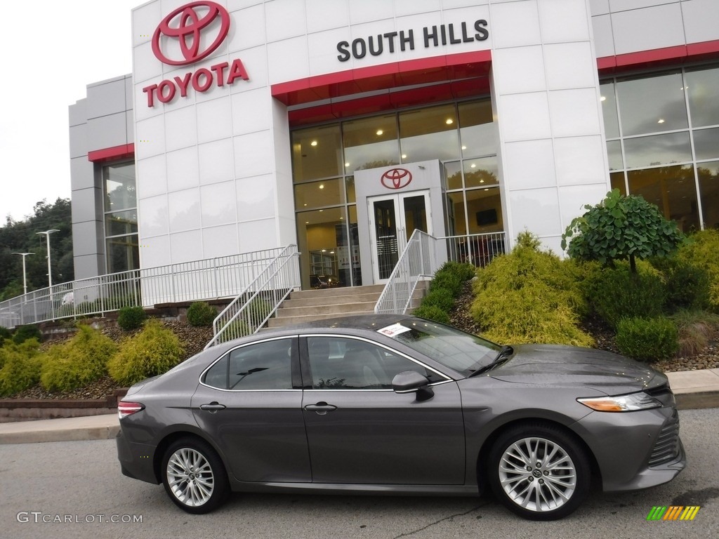 2018 Camry XLE - Predawn Gray Mica / Black photo #2