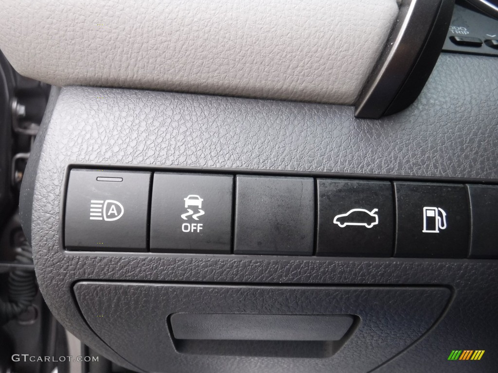 2018 Camry XLE - Predawn Gray Mica / Black photo #5