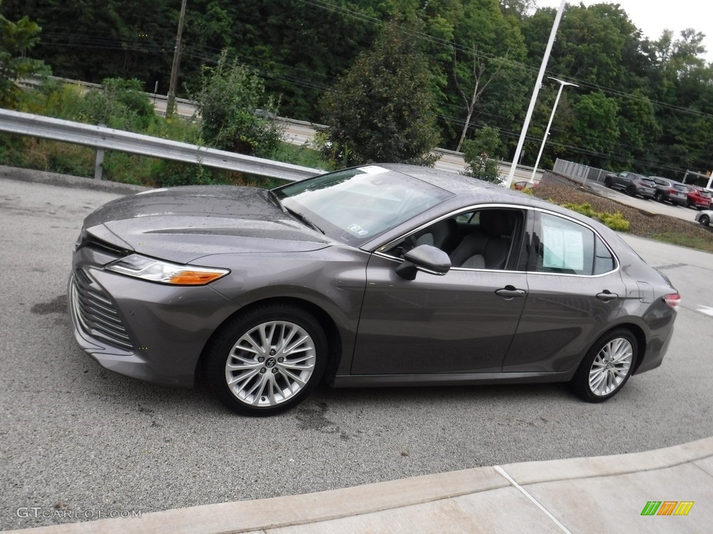 2018 Camry XLE - Predawn Gray Mica / Black photo #13