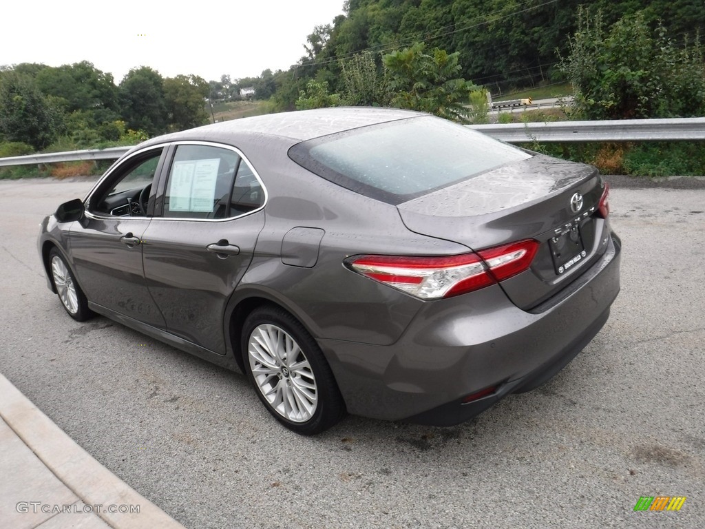 2018 Camry XLE - Predawn Gray Mica / Black photo #14