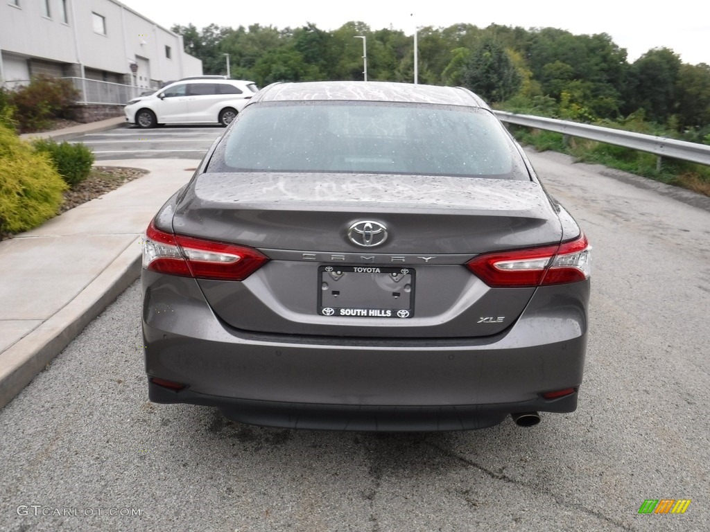 2018 Camry XLE - Predawn Gray Mica / Black photo #15