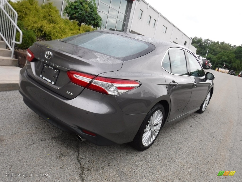 2018 Camry XLE - Predawn Gray Mica / Black photo #16