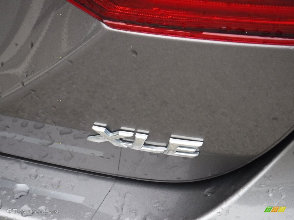 2018 Camry XLE - Predawn Gray Mica / Black photo #17