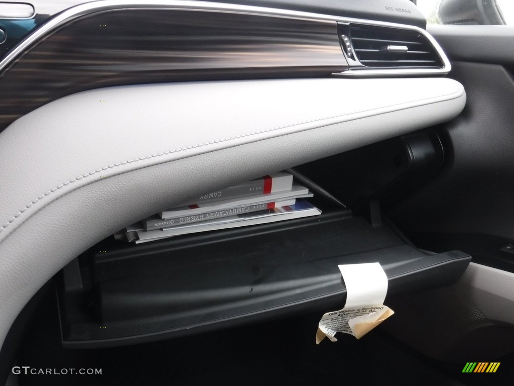 2018 Camry XLE - Predawn Gray Mica / Black photo #25