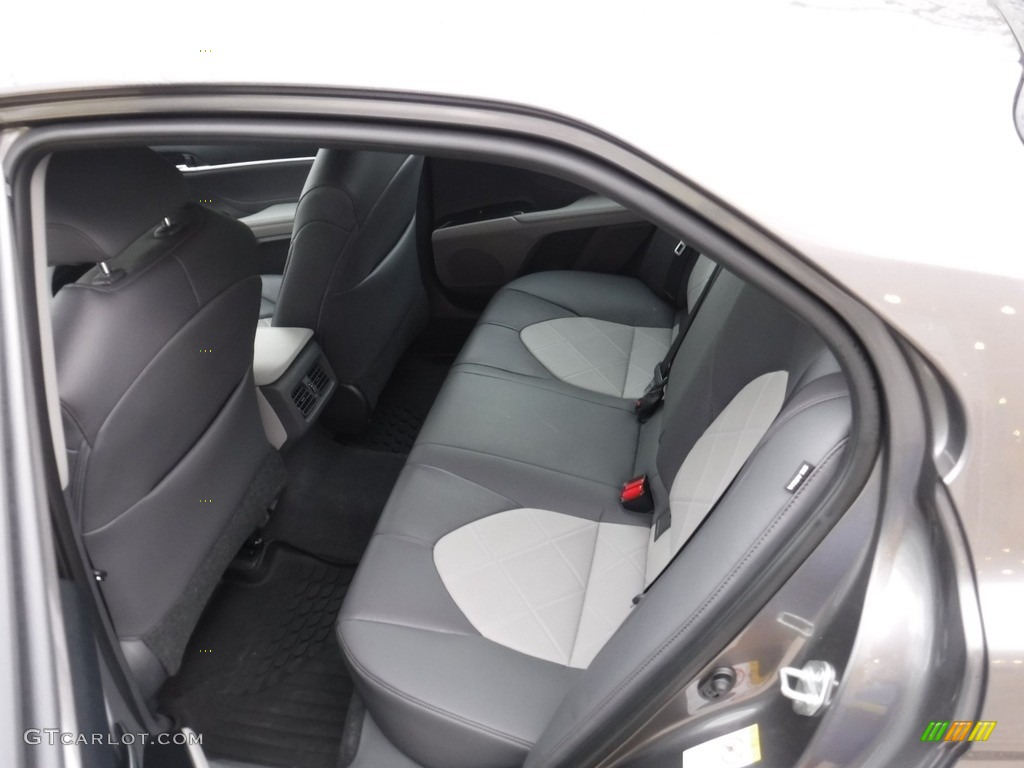 2018 Camry XLE - Predawn Gray Mica / Black photo #29