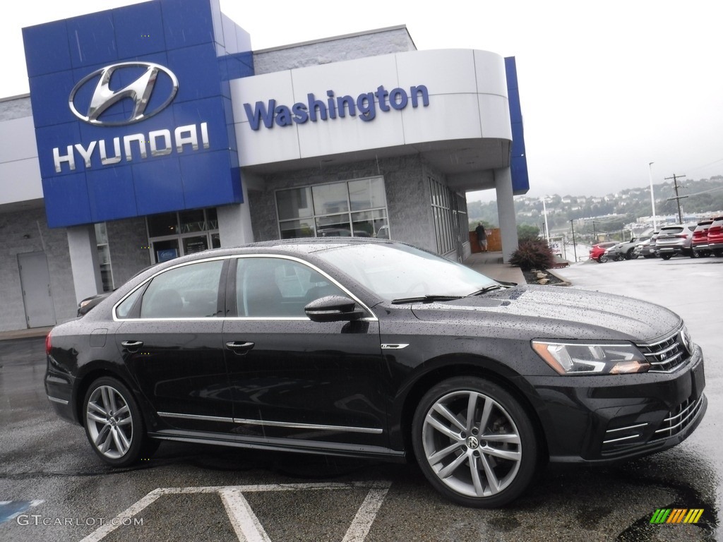 2017 Passat R-Line Sedan - Deep Black Pearl / Titan Black photo #2