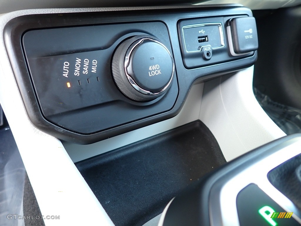 2019 Renegade Latitude 4x4 - Jetset Blue / Black/Ski Grey photo #17