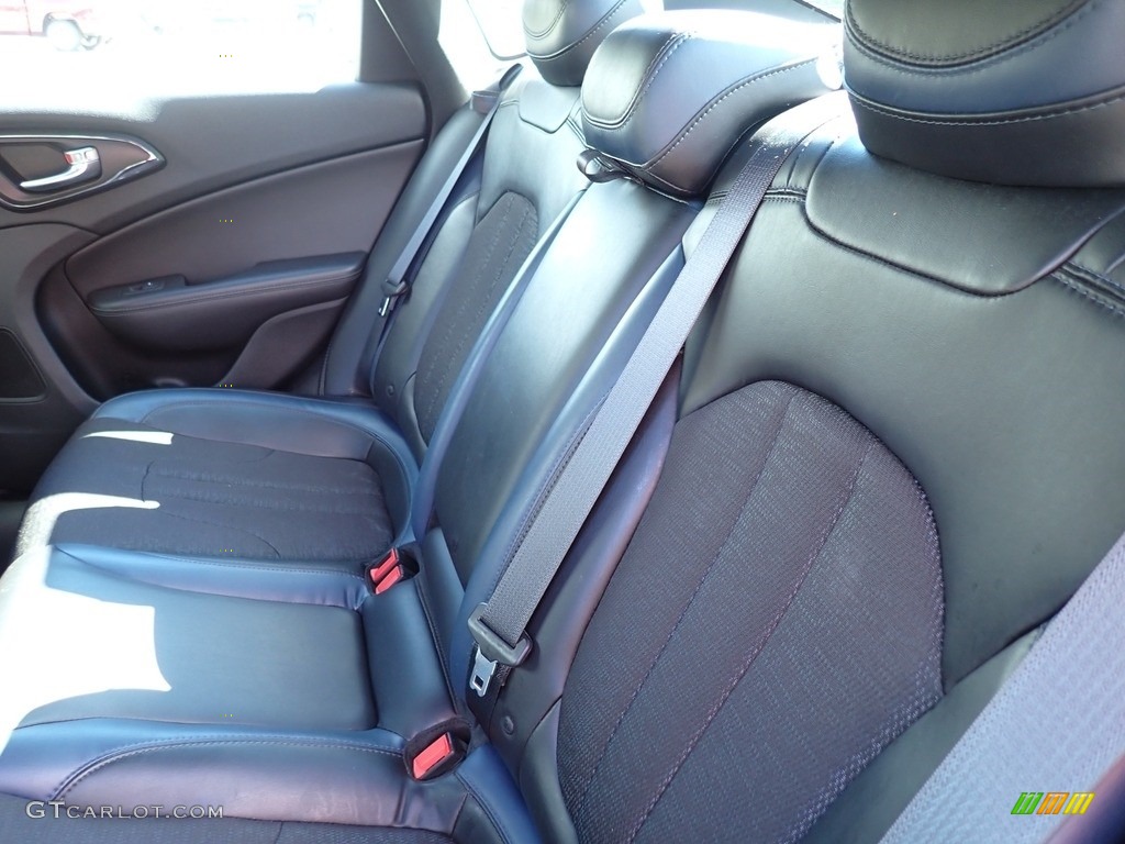 2015 200 S - Billet Silver Metallic / Black photo #12
