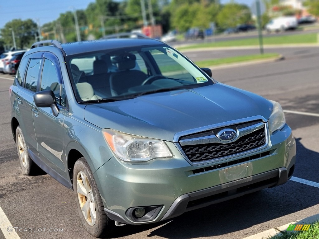 2015 Forester 2.5i - Jasmine Green Metallic / Gray photo #3