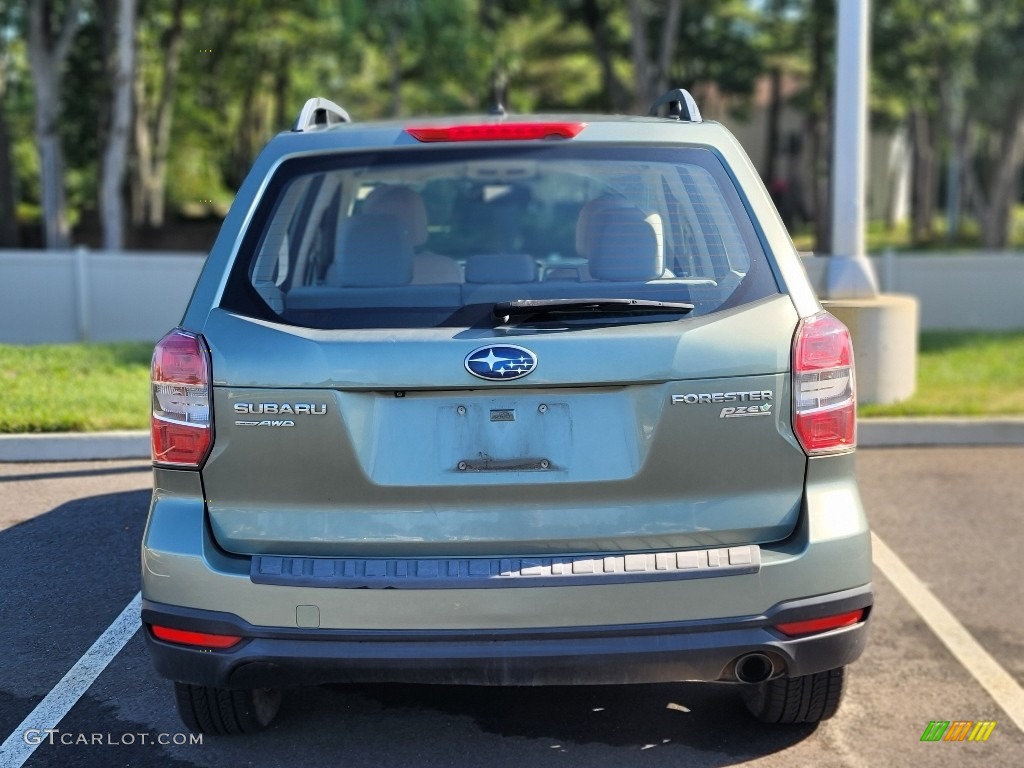 2015 Forester 2.5i - Jasmine Green Metallic / Gray photo #6