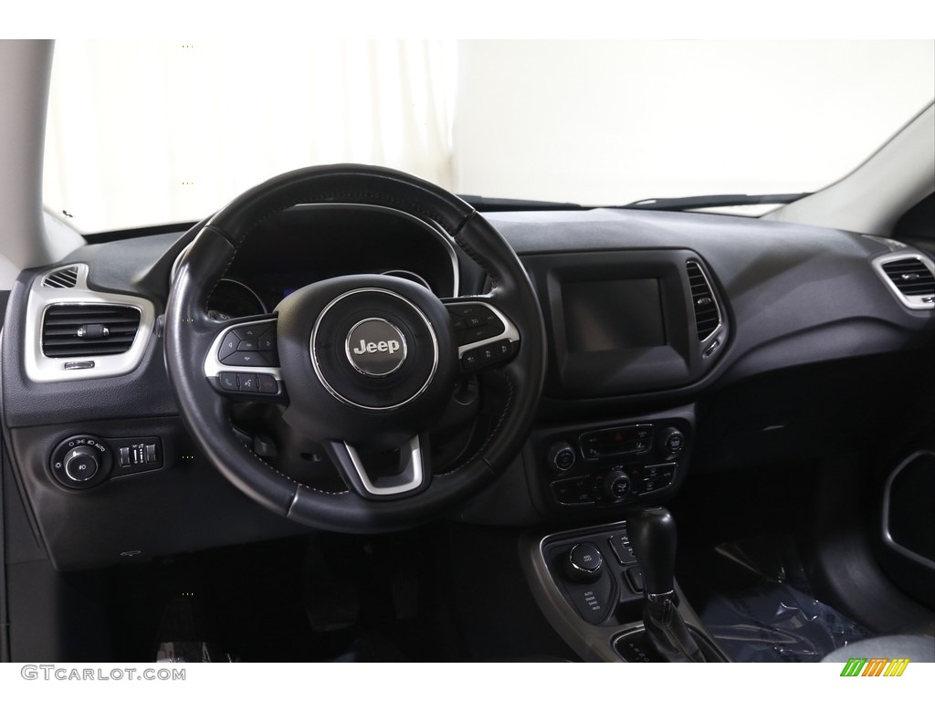 2020 Compass Latitude 4x4 - Jazz Blue Pearl / Black photo #6