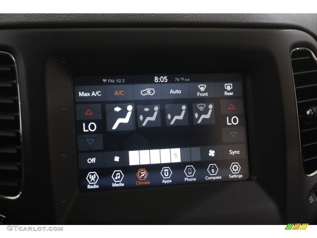 2020 Compass Latitude 4x4 - Jazz Blue Pearl / Black photo #11