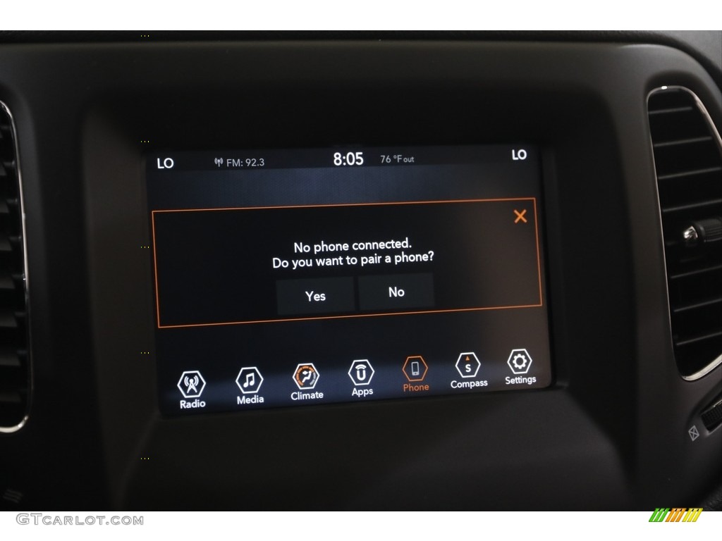2020 Compass Latitude 4x4 - Jazz Blue Pearl / Black photo #12