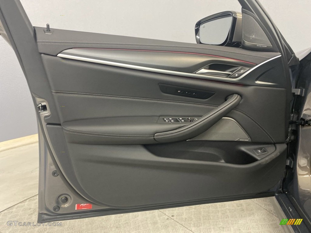 2023 BMW 5 Series M550i xDrive Sedan Door Panel Photos