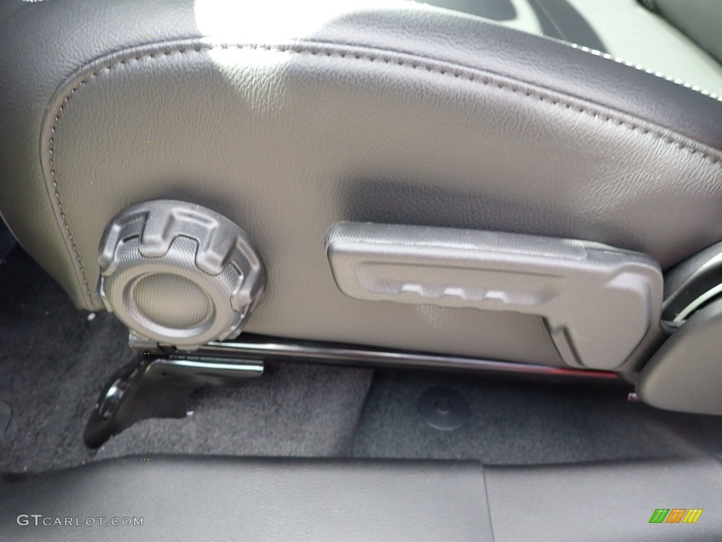 Black Interior 2023 Jeep Wrangler Unlimited Sahara 4x4 Photo #144801439