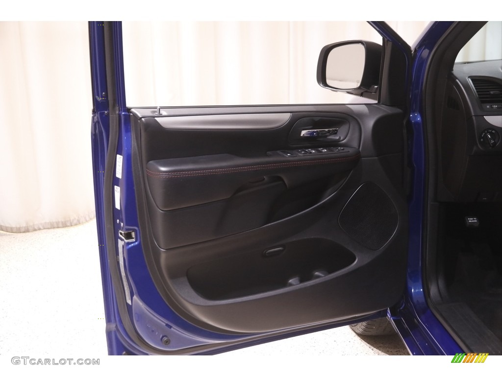 2020 Grand Caravan GT - Indigo Blue / Black photo #4