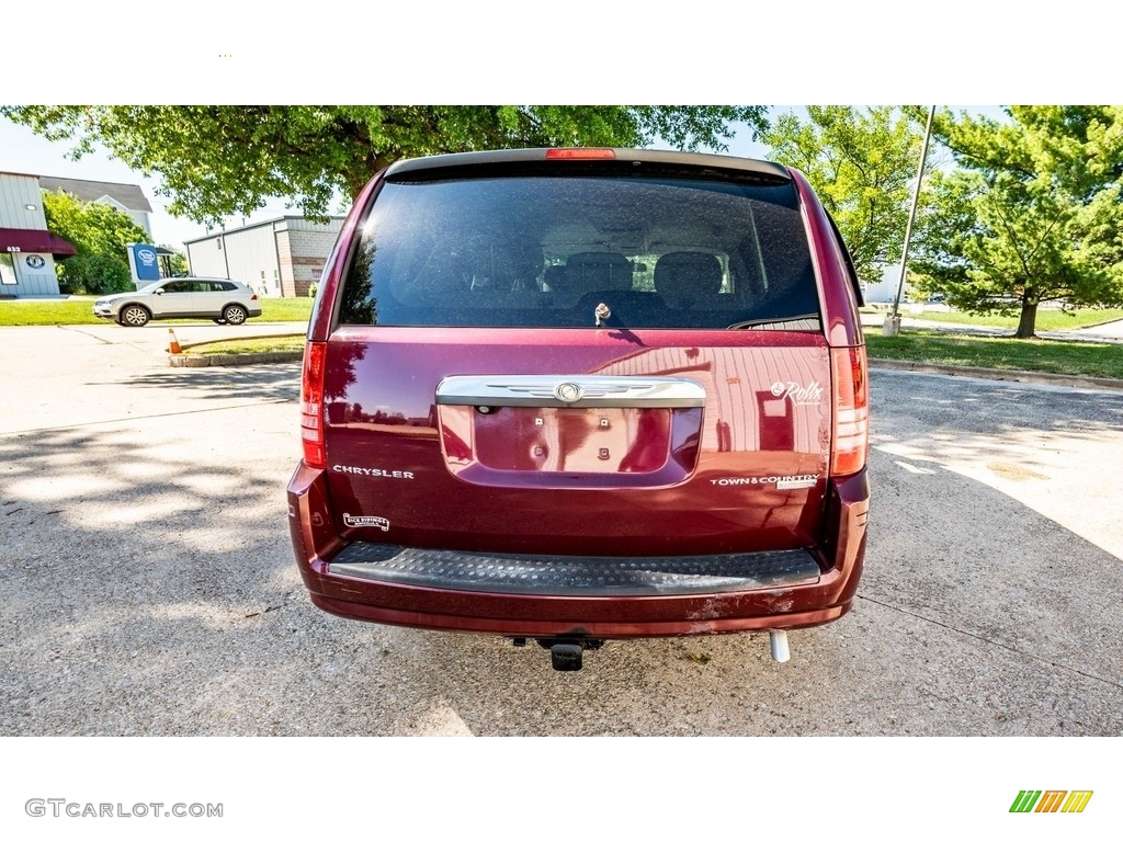 2009 Town & Country Touring - Inferno Red Crystal Pearl / Medium Pebble Beige/Cream photo #5