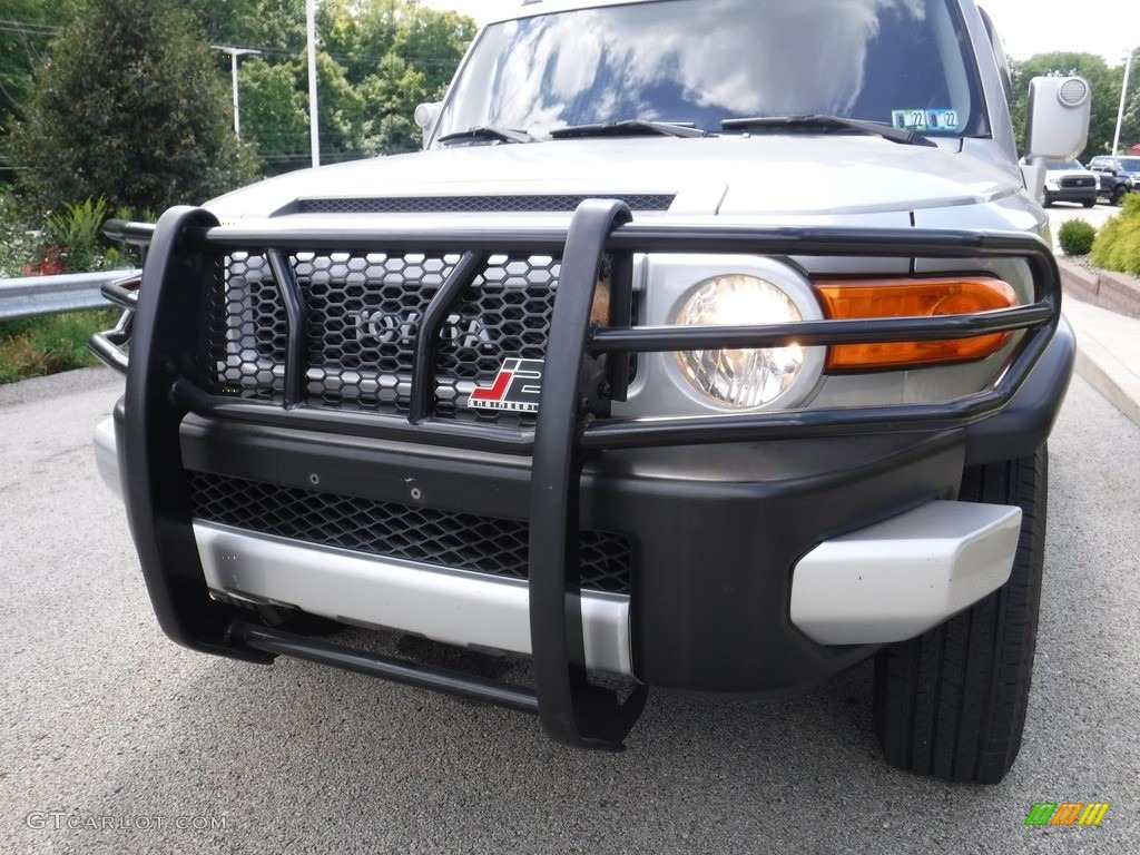 2010 FJ Cruiser 4WD - Silver Fresco Metallic / Dark Charcoal photo #6