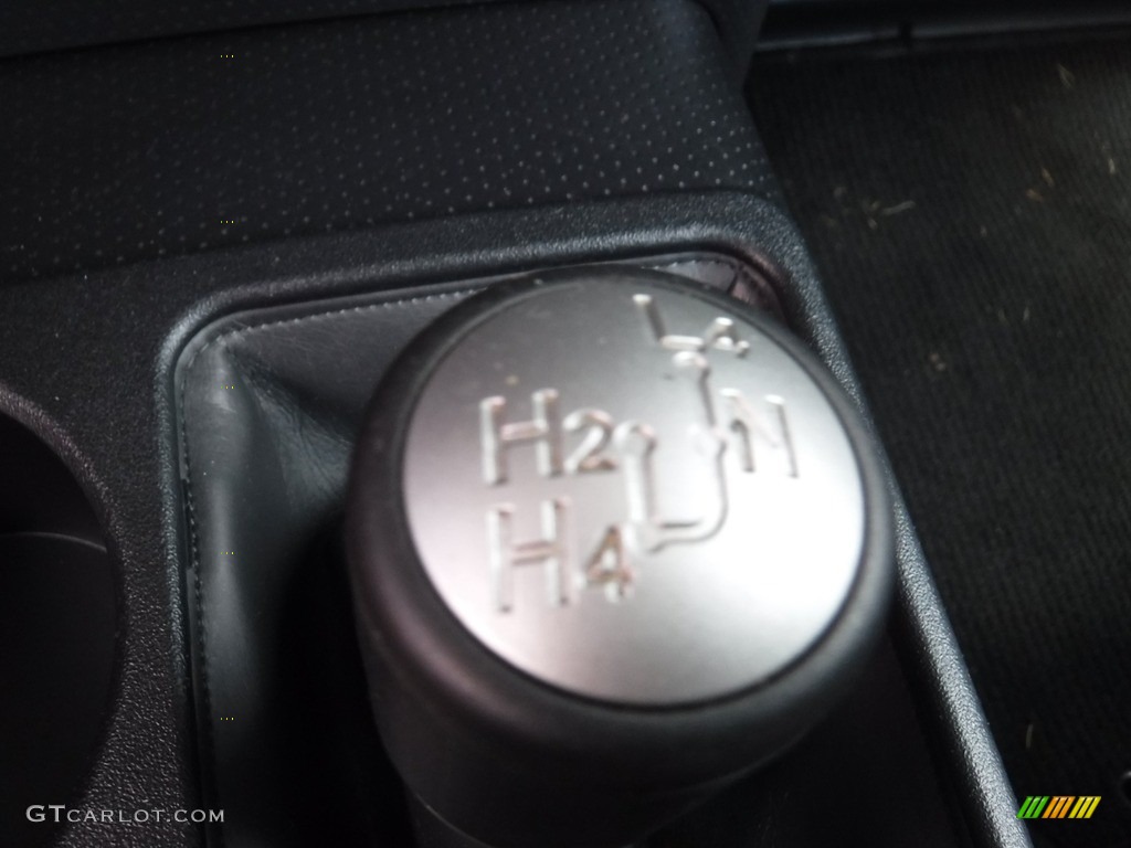 2010 FJ Cruiser 4WD - Silver Fresco Metallic / Dark Charcoal photo #17