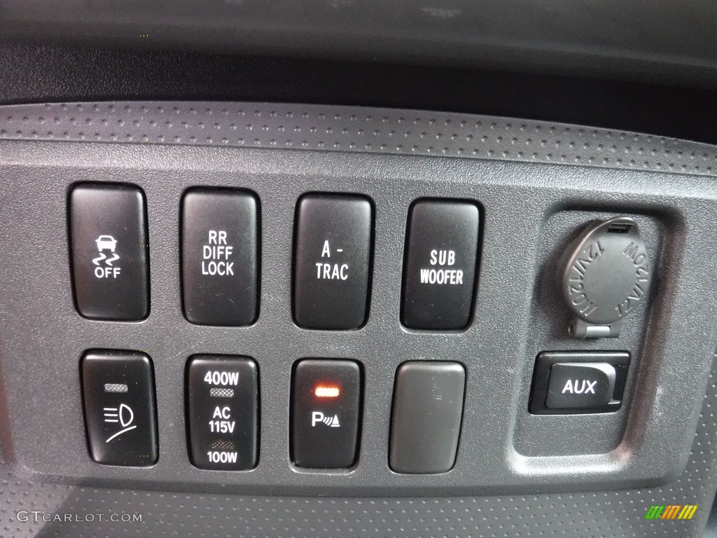 2010 FJ Cruiser 4WD - Silver Fresco Metallic / Dark Charcoal photo #18