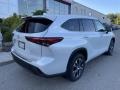 2022 Wind Chill Pearl Toyota Highlander XLE AWD  photo #9