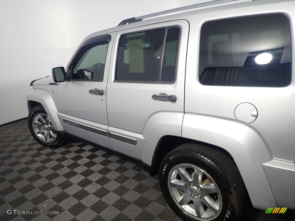 2008 Liberty Limited 4x4 - Bright Silver Metallic / Pastel Slate Gray photo #18