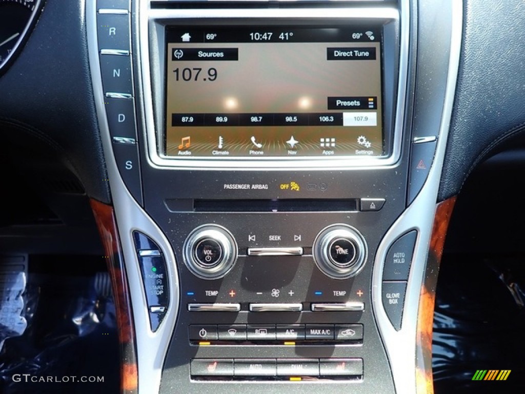 2018 Lincoln MKX Select AWD Controls Photos