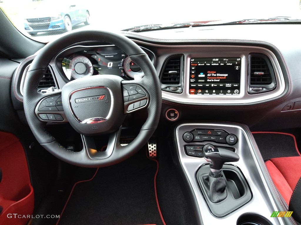 2022 Dodge Challenger R/T Scat Pack Shaker Ruby Red/Black Dashboard Photo #144823183