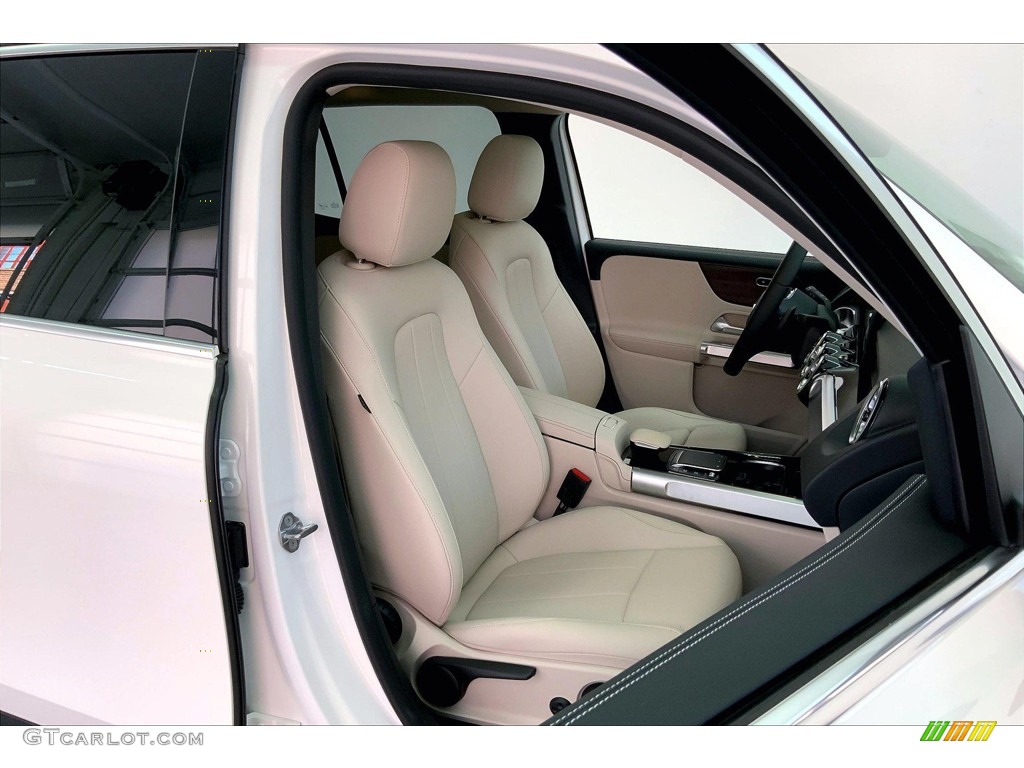 2022 Mercedes-Benz EQB 350 4Matic Front Seat Photos