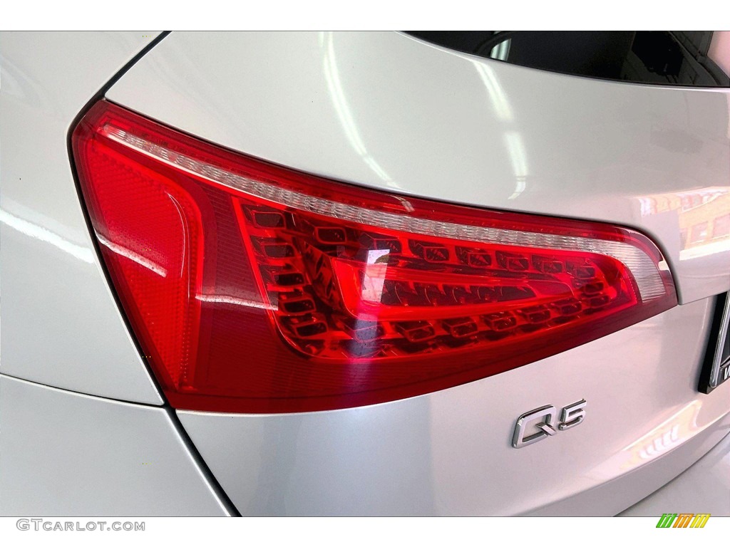 2011 Q5 2.0T quattro - Ice Silver Metallic / Black photo #29