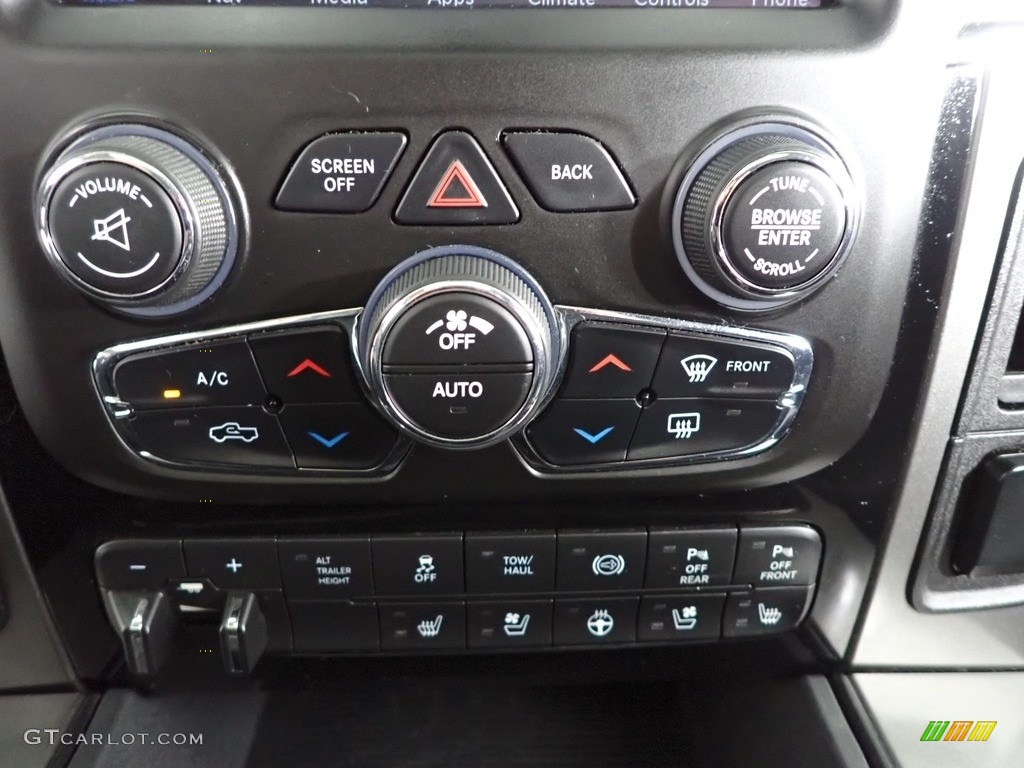 2018 2500 Laramie Crew Cab 4x4 - Bright Silver Metallic / Black photo #23